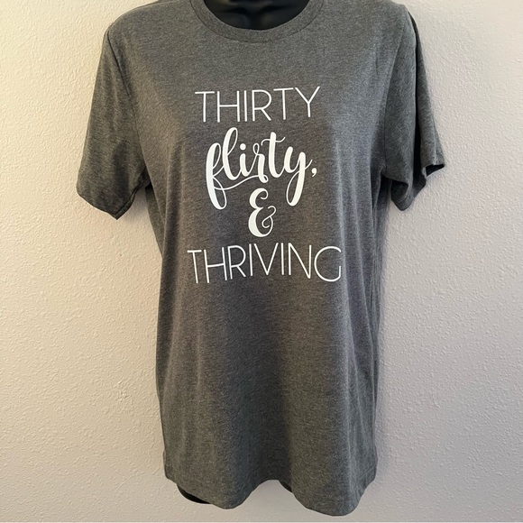 30 Year Old Birthday Tee Shirt Top Women SM Age Gag Gift‎ Cute Gray Lightweight - Picture 2 of 9